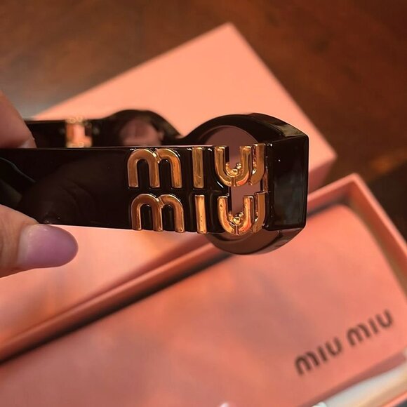 Miu Miu Black Retro-Inspired Sunglasses - Picture 4 of 6